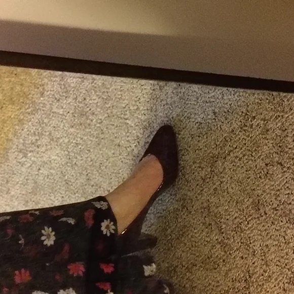 Ralph Lauren Burgundy Patent Leather Heels with Block Heel - Picture 9 of 10